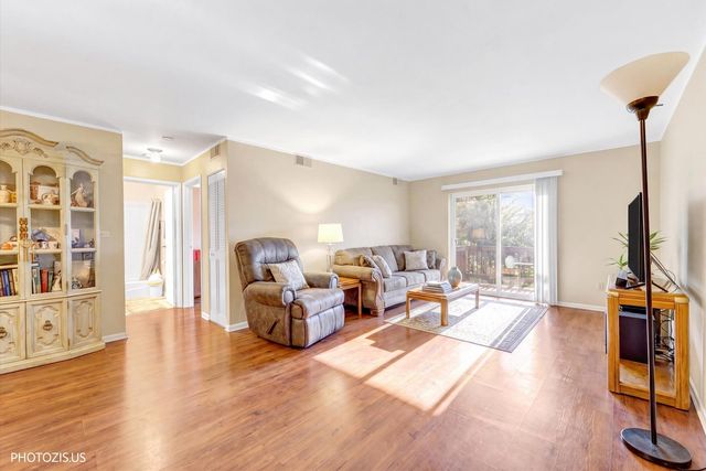 8232 Niles Center Road 311, Skokie, IL 60077