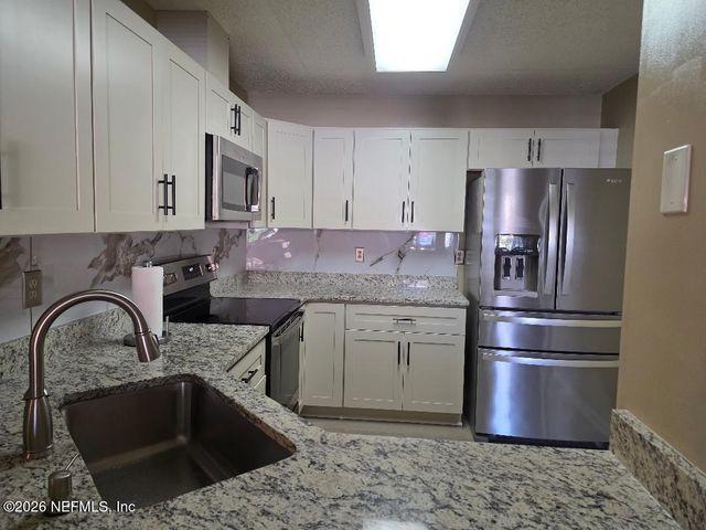 85 DEBARRY Avenue 3051, Orange Park, FL 32073