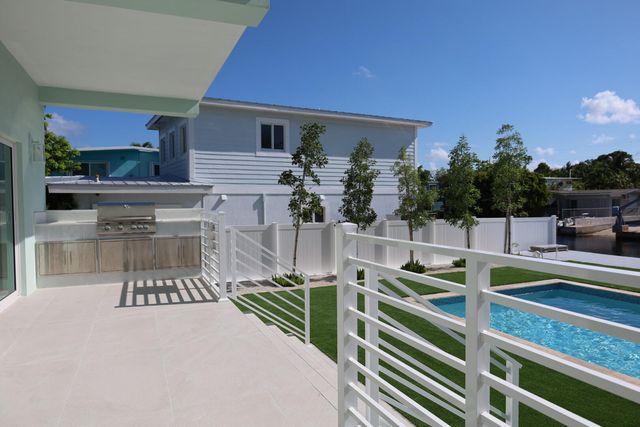 115 Azalea Street, Plantation Key, FL 33070