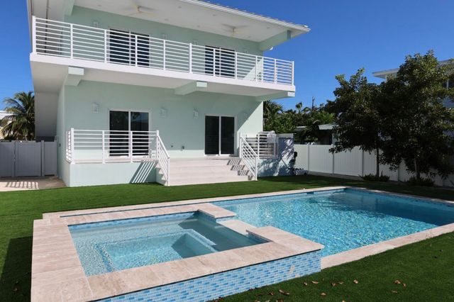 115 Azalea Street, Plantation Key, FL 33070