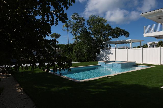 115 Azalea Street, Plantation Key, FL 33070