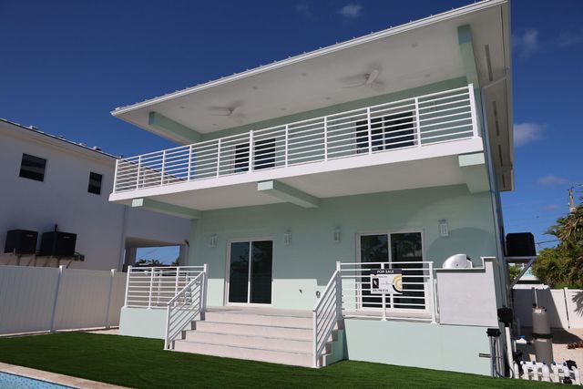 115 Azalea Street, Plantation Key, FL 33070