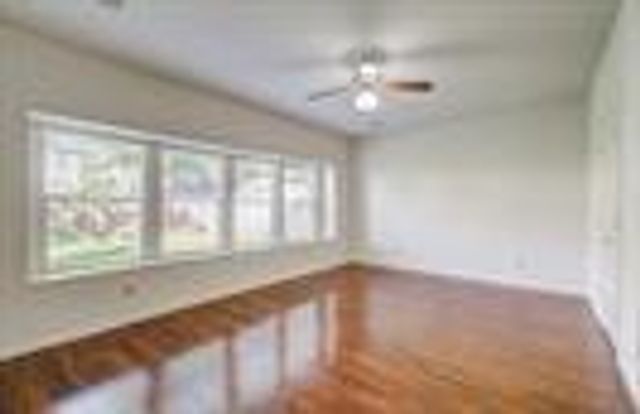 16419 Dawncrest Way, Sugar Land, TX 77498