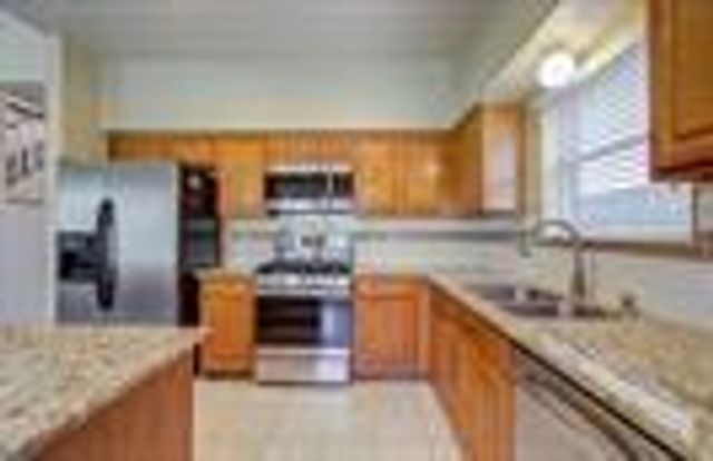 16419 Dawncrest Way, Sugar Land, TX 77498