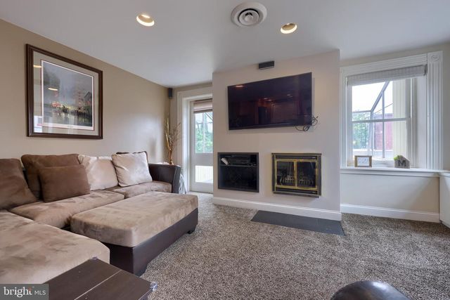 4 S 4TH ST, Lebanon, PA 17042