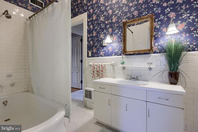 4 S 4TH ST, Lebanon, PA 17042