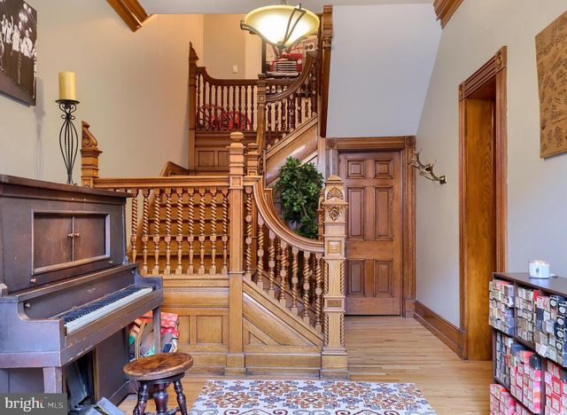 4 S 4TH ST, Lebanon, PA 17042