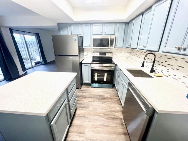606 SW 1st Street, Boynton Beach, FL 33435