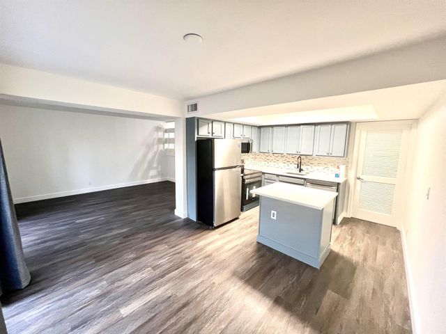 606 SW 1st Street, Boynton Beach, FL 33435