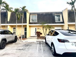 606 SW 1st Street, Boynton Beach, FL 33435