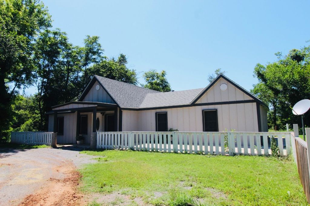 4103 Norge Road, Chickasha, OK 73018