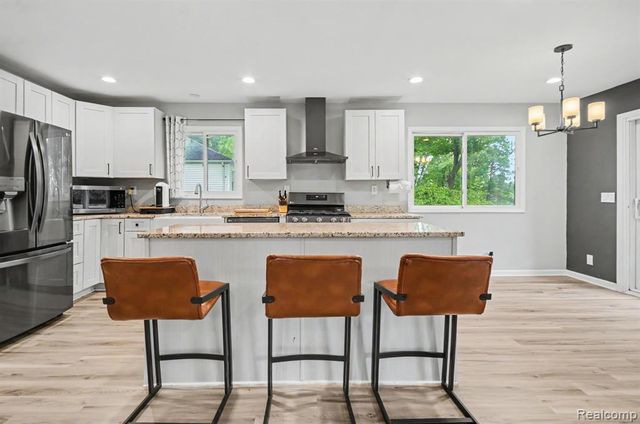 4105 Crocus Road, Waterford, MI 48328