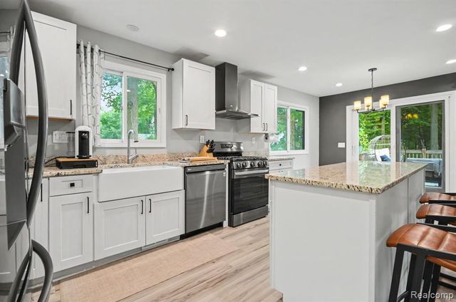 4105 Crocus Road, Waterford, MI 48328