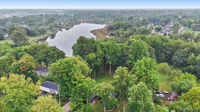 4105 Crocus Road, Waterford, MI 48328