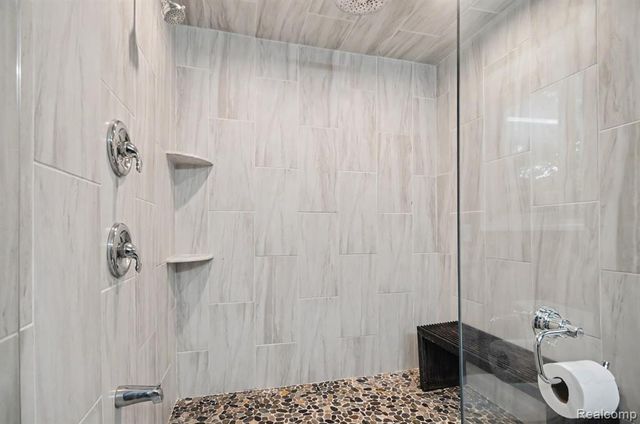 4105 Crocus Road, Waterford, MI 48328