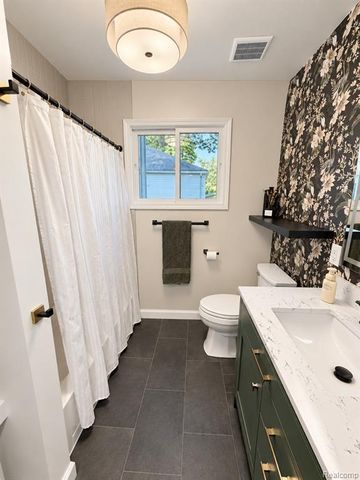 4105 Crocus Road, Waterford, MI 48328