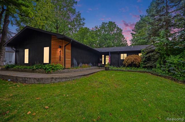 4105 Crocus Road, Waterford, MI 48328