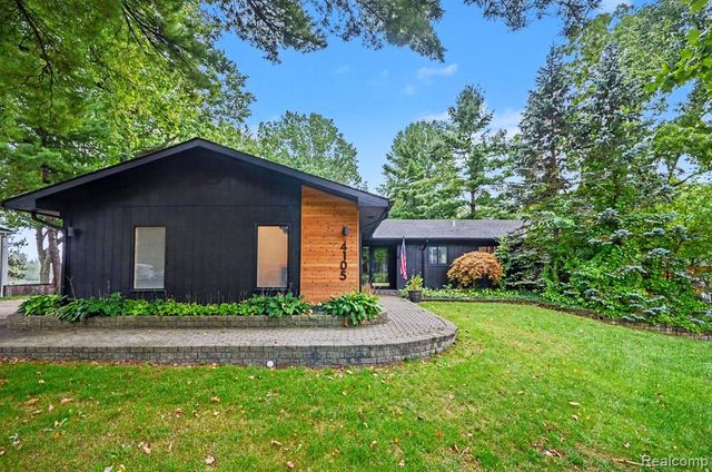 4105 Crocus Road, Waterford, MI 48328