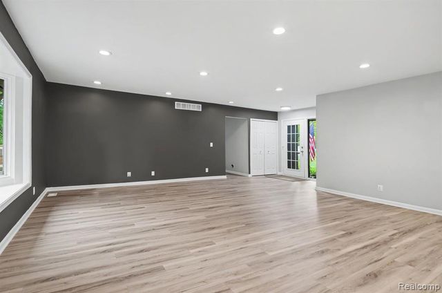 4105 Crocus Road, Waterford, MI 48328