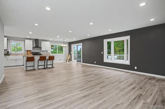 4105 Crocus Road, Waterford, MI 48328