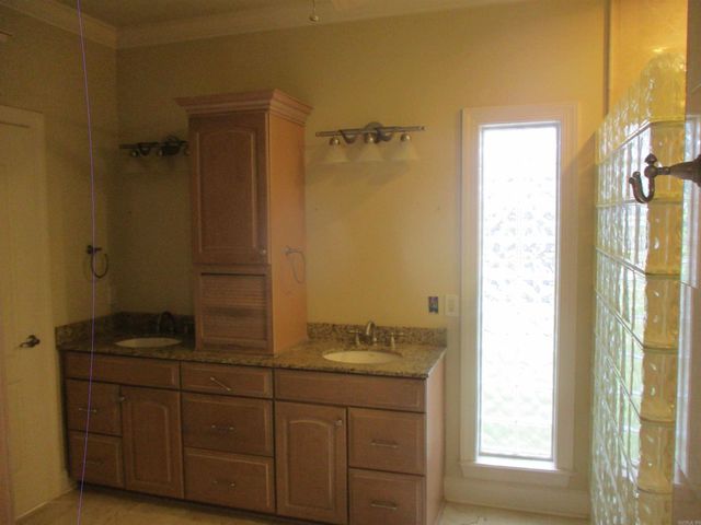 129 Silver Springs Drive, Benton, AR 72015