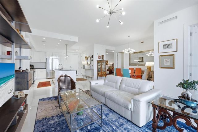 111 S PINEAPPLE AVENUE 811, Sarasota, FL 34236