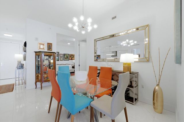 111 S PINEAPPLE AVENUE 811, Sarasota, FL 34236