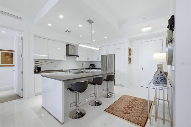 111 S PINEAPPLE AVENUE 811, Sarasota, FL 34236