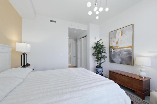 111 S PINEAPPLE AVENUE 811, Sarasota, FL 34236