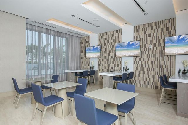 111 S PINEAPPLE AVENUE 811, Sarasota, FL 34236