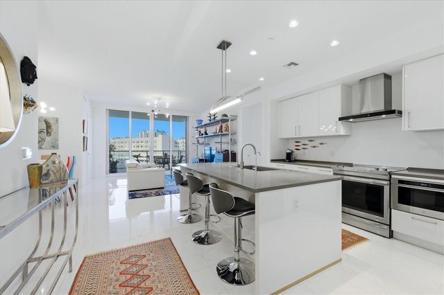 111 S PINEAPPLE AVENUE 811, Sarasota, FL 34236