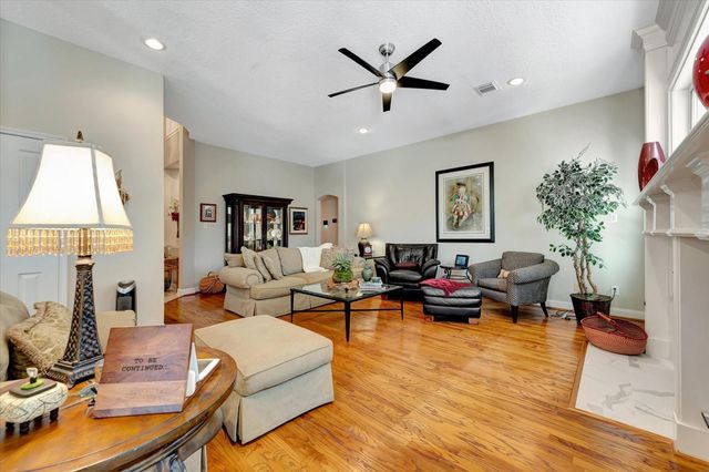 3923 Diamond Grove Court, Houston, TX 77059