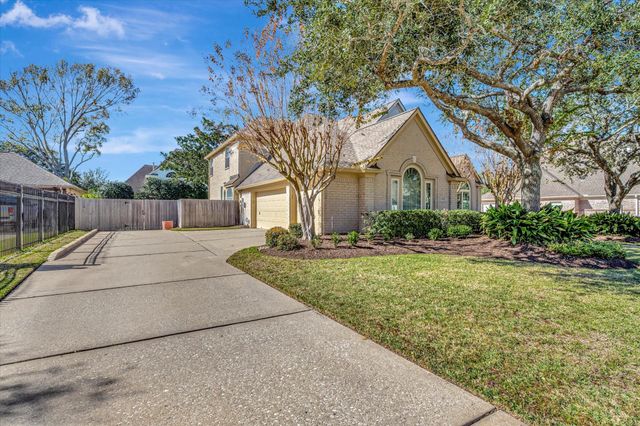 3923 Diamond Grove Court, Houston, TX 77059