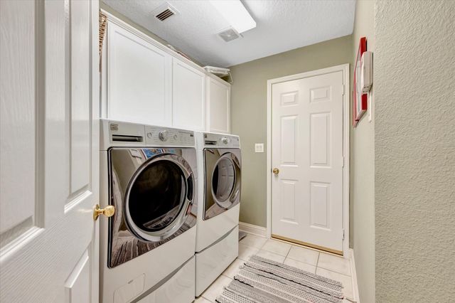 3923 Diamond Grove Court, Houston, TX 77059