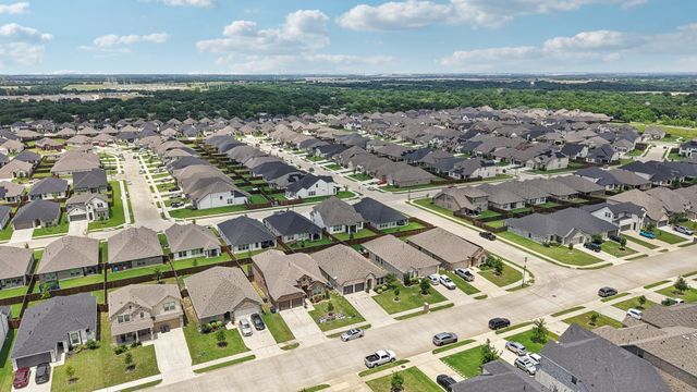 608 Cherry Hills Road, Red Oak, TX 75154