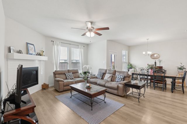 608 Cherry Hills Road, Red Oak, TX 75154