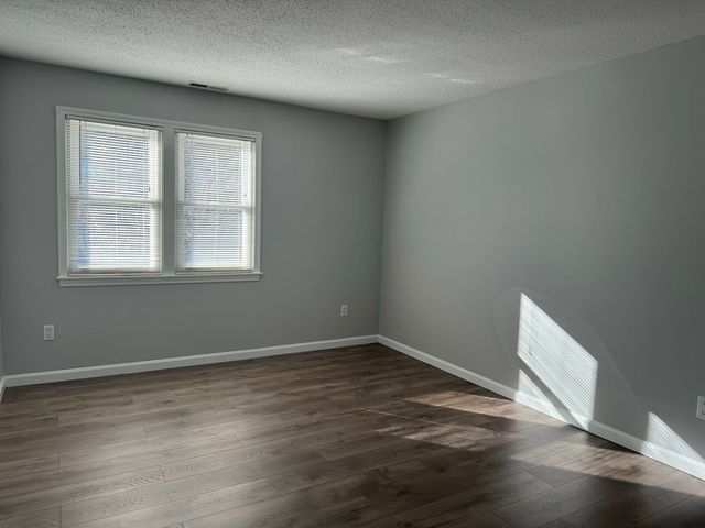 74 Tennis Plaza Rd 31, Dracut, MA 01826