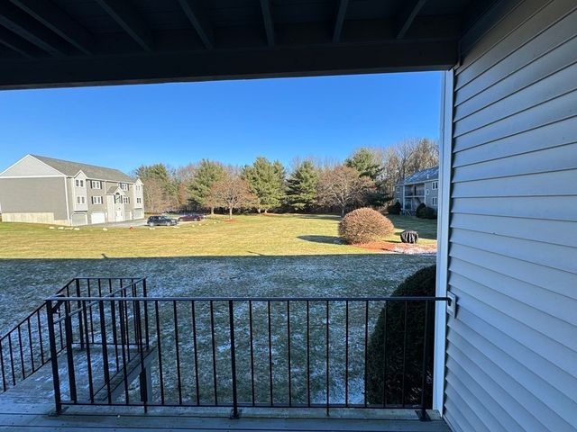 74 Tennis Plaza Rd 31, Dracut, MA 01826