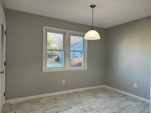 74 Tennis Plaza Rd 31, Dracut, MA 01826