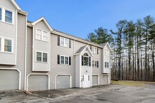 74 Tennis Plaza Rd 31, Dracut, MA 01826