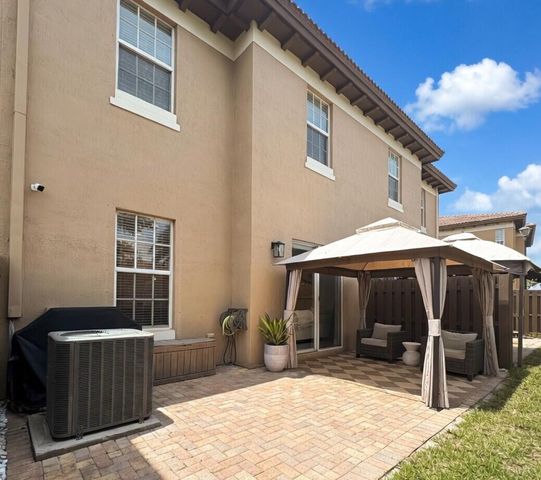 6956 Julia Gardens Drive, Coconut Creek, FL 33073