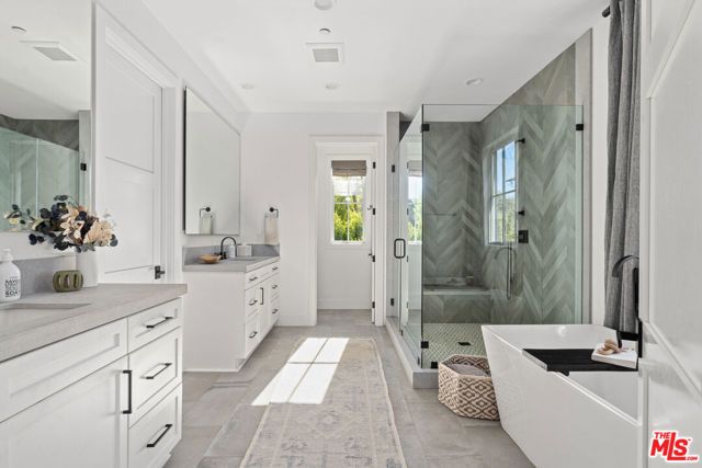 11813 Woodbine Street, Los Angeles, CA 90066