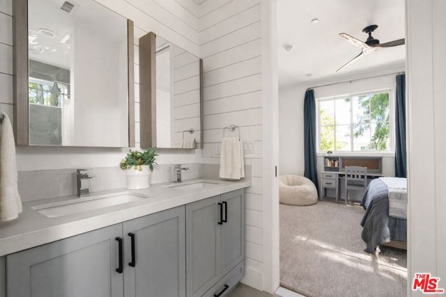 11813 Woodbine Street, Los Angeles, CA 90066