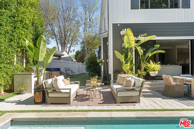 11813 Woodbine Street, Los Angeles, CA 90066