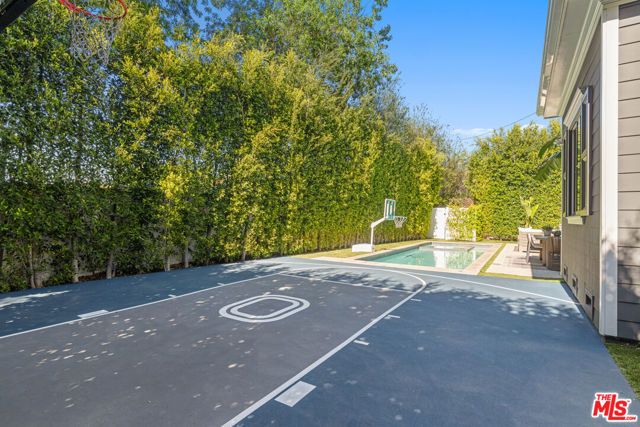 11813 Woodbine Street, Los Angeles, CA 90066