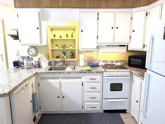 3300 26TH AVENUE E 122, Bradenton, FL 34208