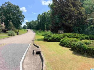 912 BENDING CREEK DRIVE, Bessemer, AL 35023