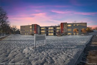 4345 Crooks Road 26, Royal Oak, MI 48073