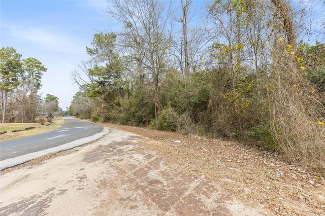 640 Lake Livingston Boulevard, Livingston, TX 77351