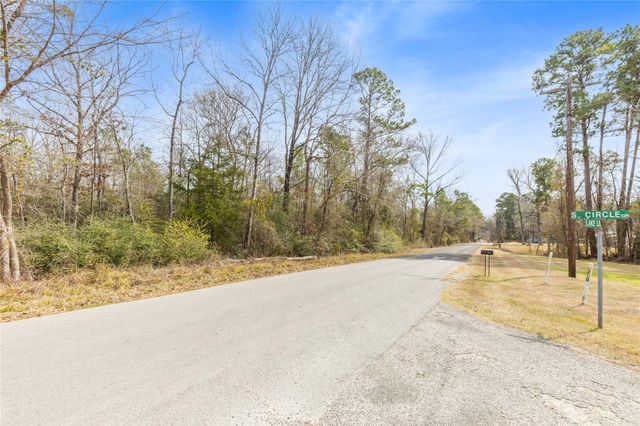 640 Lake Livingston Boulevard, Livingston, TX 77351